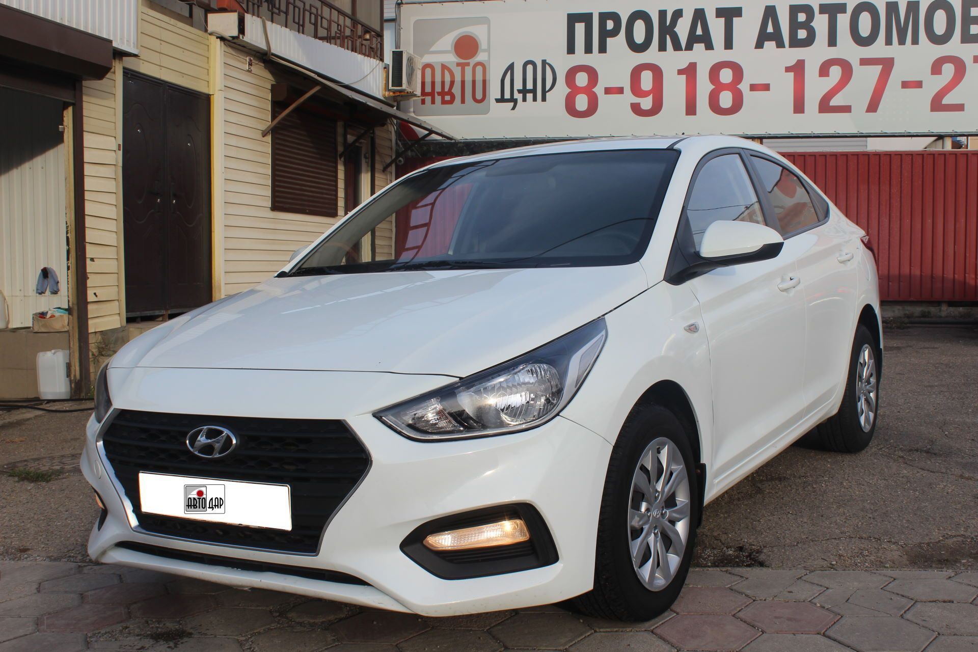 Hyundai Solaris в аренду Сочи. Прокат автомобилей круглосуточно