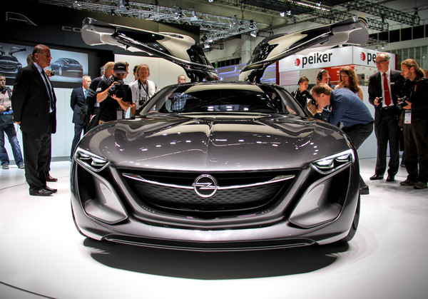 Запуск нового большого седана Opel отложен до лучших времен Запуск нового большого седана Opel отложен до лучших времен